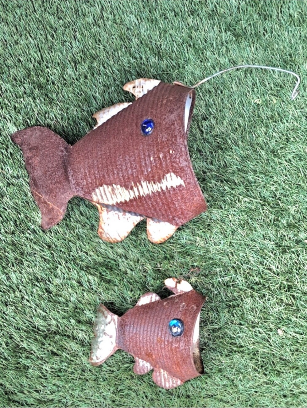 Pair Recycled Tin Can Rusted Fish Art Outdoors Indoors Decor - Picture 11 of 11